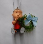 LINUS WITH WREATH