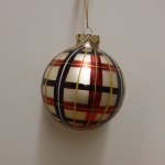 GLASS CHRISTMAS BALL