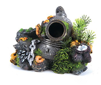 Kazoo Fish Tank Ornament Divers Helmet with Plants Small