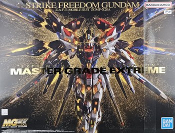 1/100 MG Strike Freedom Gundam Model Kit