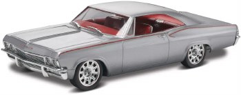 1/25 1965 Chevy Impala Plastic Model Kit