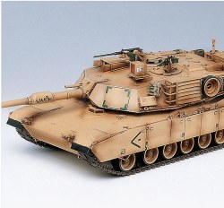 1/35 M1A1 Abrams Iraq 2003 Model Kit