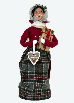 BYERS' CHOICE FAMILY W/COOKIE WOMAN