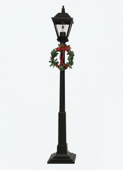 BYERS' CHOICE LAMPPOST