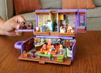 POLLY POCKET FRIENDS PLAYSET