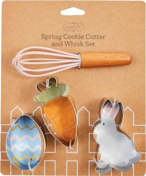 MUD PIE CARROT COOKIE CUTTER WHISK SET