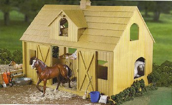 BREYER TRADITIONAL DELUXE WOOD BARN