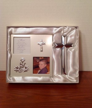 CHRISTIAN ART COMMUNION FRAME/CROSS