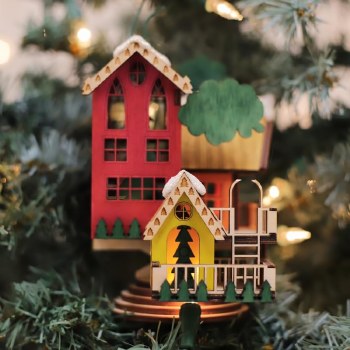 GINGER COTTAGE CHRISTMAS HOUSE