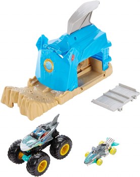 MONSTER TRUCKS PIT &amp; LAUNCH SHARK WREAK