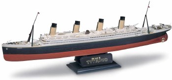 REVELL RMS TITANIC MODEL