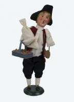 BYERS' CHOICE COLONIAL SHOPPING MAN