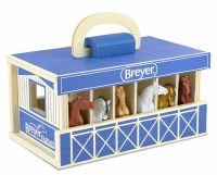 BREYER FARMS WOODEN CARRY STABLE