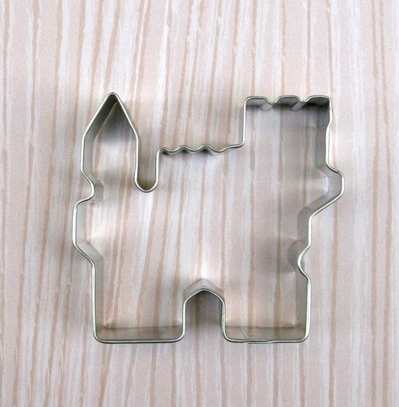 R &amp; M International Metal Cutter: Castle