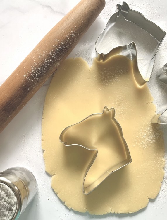 R &amp; M International Metal Cutter: Horse Head