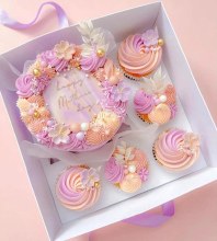 CAKEWALK Bento Box 4" Cake & 5 Cupcakes