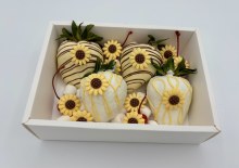 CAKEWALK  Strawberry Box White