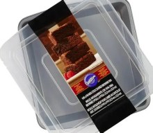 wilton Brownie Pan With Cover 9x9x2