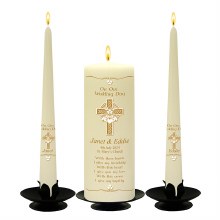 Additional picture of Claddagh Cross and Shamrock Gold Wedding Candle Set