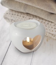 Additional picture of White Heart Shape Wax Melt Warmer