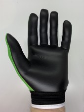 Additional picture of Atak Kilrush Shamrocks Crested Gaelic Gloves (Green) 5-6
