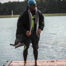 Additional picture of Dryrobe Advanced long Sleeve  Adults (Black Grey) Medium