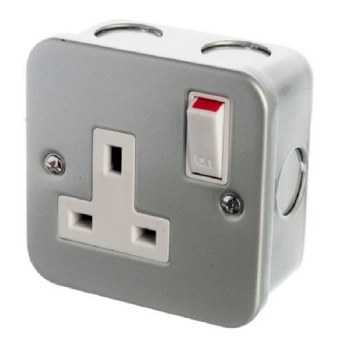 13A 1 Gang Switched Metal Clad Socket
