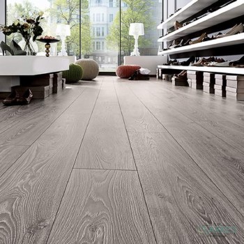 Robusto Timeless Oak AC5 Laminate Floor 12mm