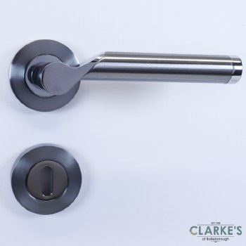 Brooklyn Lever on Rose Handles/Lock Pack Chrome