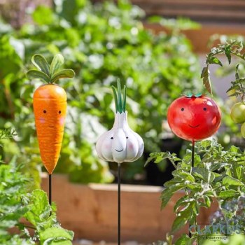 Veggie Looney Stake Carrot - Garden Decoration