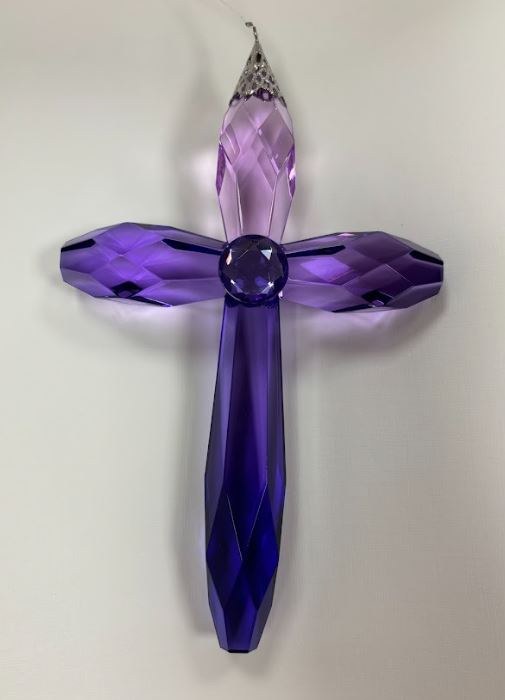 7'; PURPLE CROSS