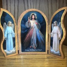 DIVINE MERCY LARGE TRI FOLD PLAQUE