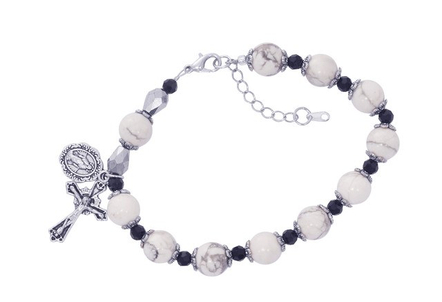 WHITE HOWOLITE STONE ROSARY