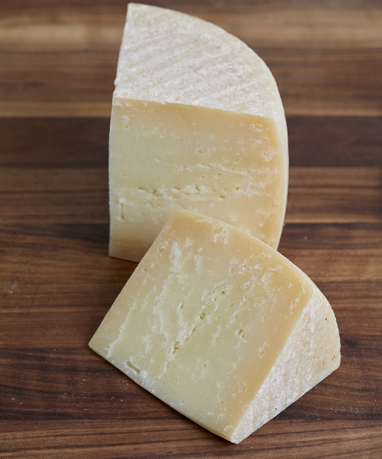 Pecorino Toscano DOP Cheese Stagionato