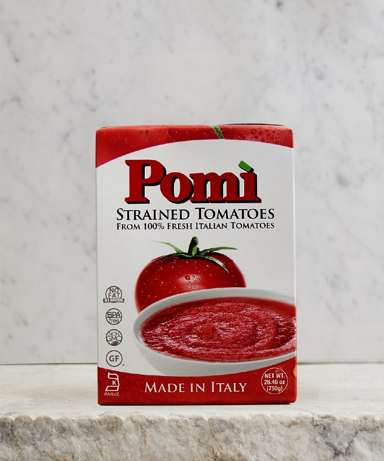 Pomi Strained Tomatoes, 26oz - DeLAURENTI
