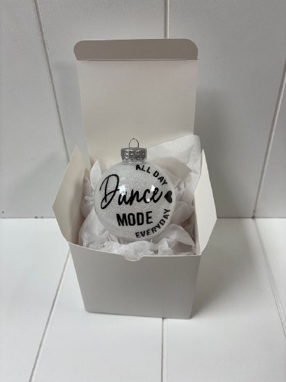 MAK Designs Dance Mode Ornament ORN 004 O/S WHT