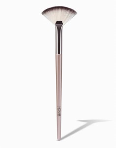 Nicka K Mini Fan Brush #TBPK09