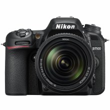 Nikon D7500 Camera with AF-S 18-140mm G ED Lens