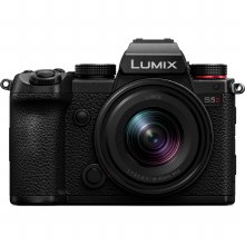 Picture of Panasonic Lumix S5D with 18-40mm Lens