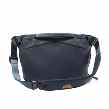 Additional picture of Peak Design Everyday Sling 6L Midnight Blue
