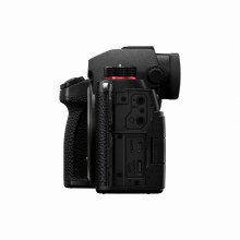 Additional picture of Panasonic Lumix S5 Camera Body