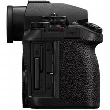 Additional picture of Panasonic Lumix S1 Mark II E with S-R 24-105mm F4 Macro O.I.S. Lens