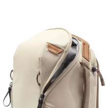 Additional picture of Peak Design Everyday Backpack Zip 15L Bone