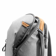 Additional picture of Peak Design Everyday Backpack Zip 20L Ash