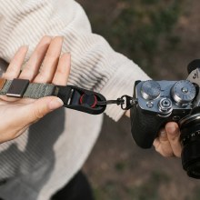 Additional picture of Peak Design Cuff Wrist Strap Sage