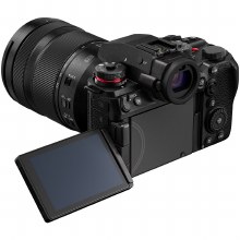 Additional picture of Panasonic Lumix S1 Mark II E with S-R 24-105mm F4 Macro O.I.S. Lens