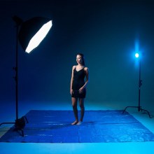 Additional picture of Westcott X-Drop Wrinkle-Resistant Backdrop (1.5 x 2.1m) [5' x 7'] - Chroma-Key Green Screen