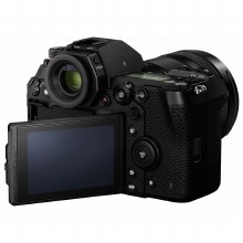 Additional picture of Panasonic Lumix S1 Mark II E with S-R 24-105mm F4 Macro O.I.S. Lens