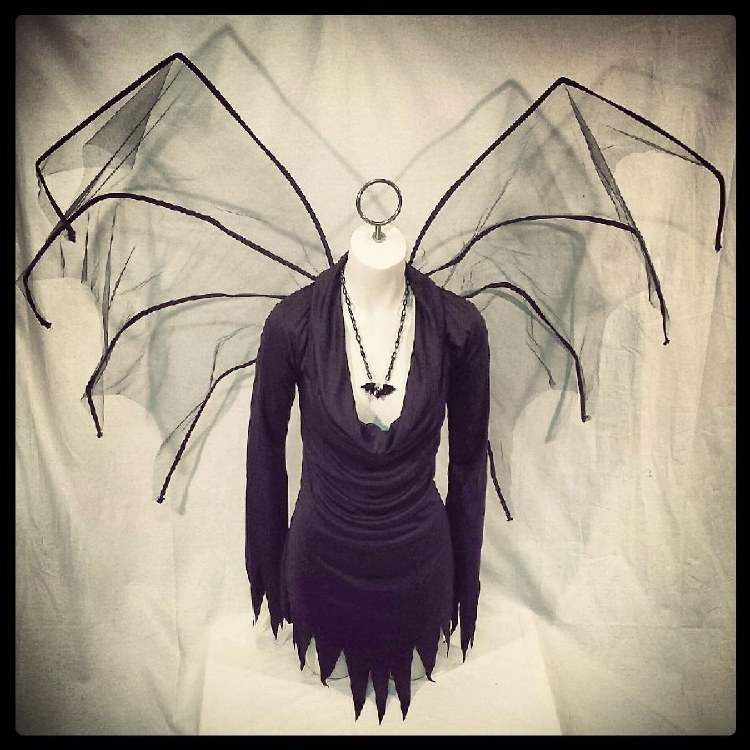 Wings Netted Bat Giant 70"
