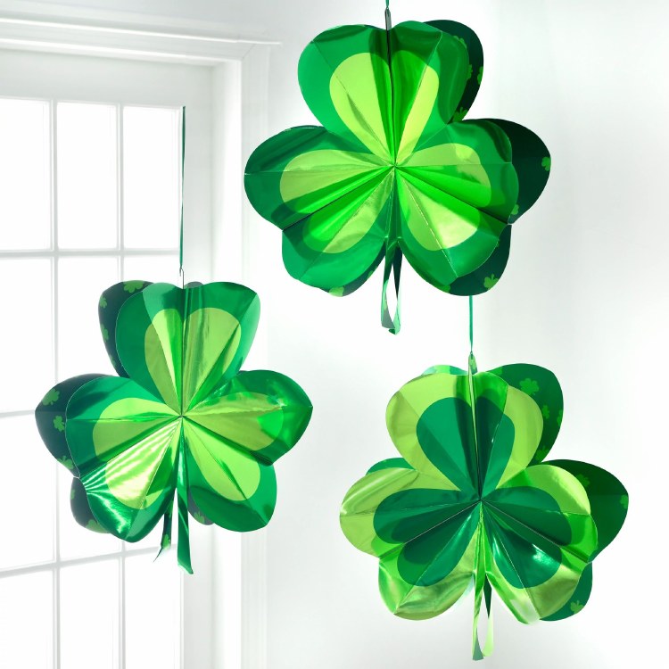 3D Hanging Shamrocks 3ct